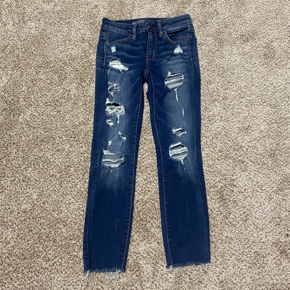 nwot American Eagle Jegging Crop Ripped Jeans Super Stretch